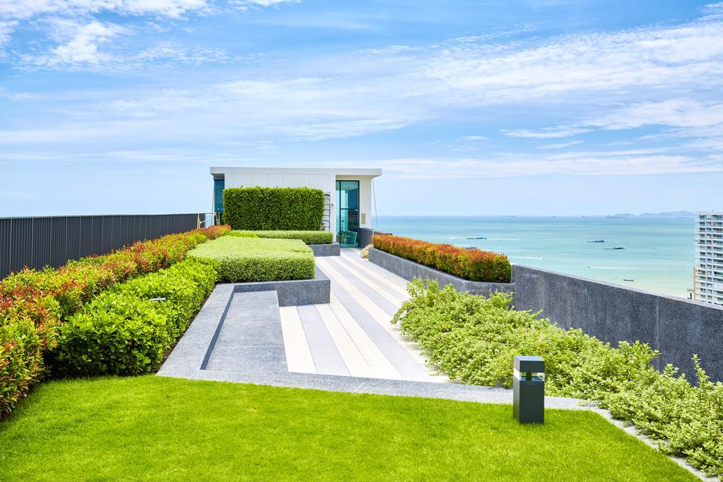 The Base By Fantasea Beach Appartamento Pattaya Esterno foto